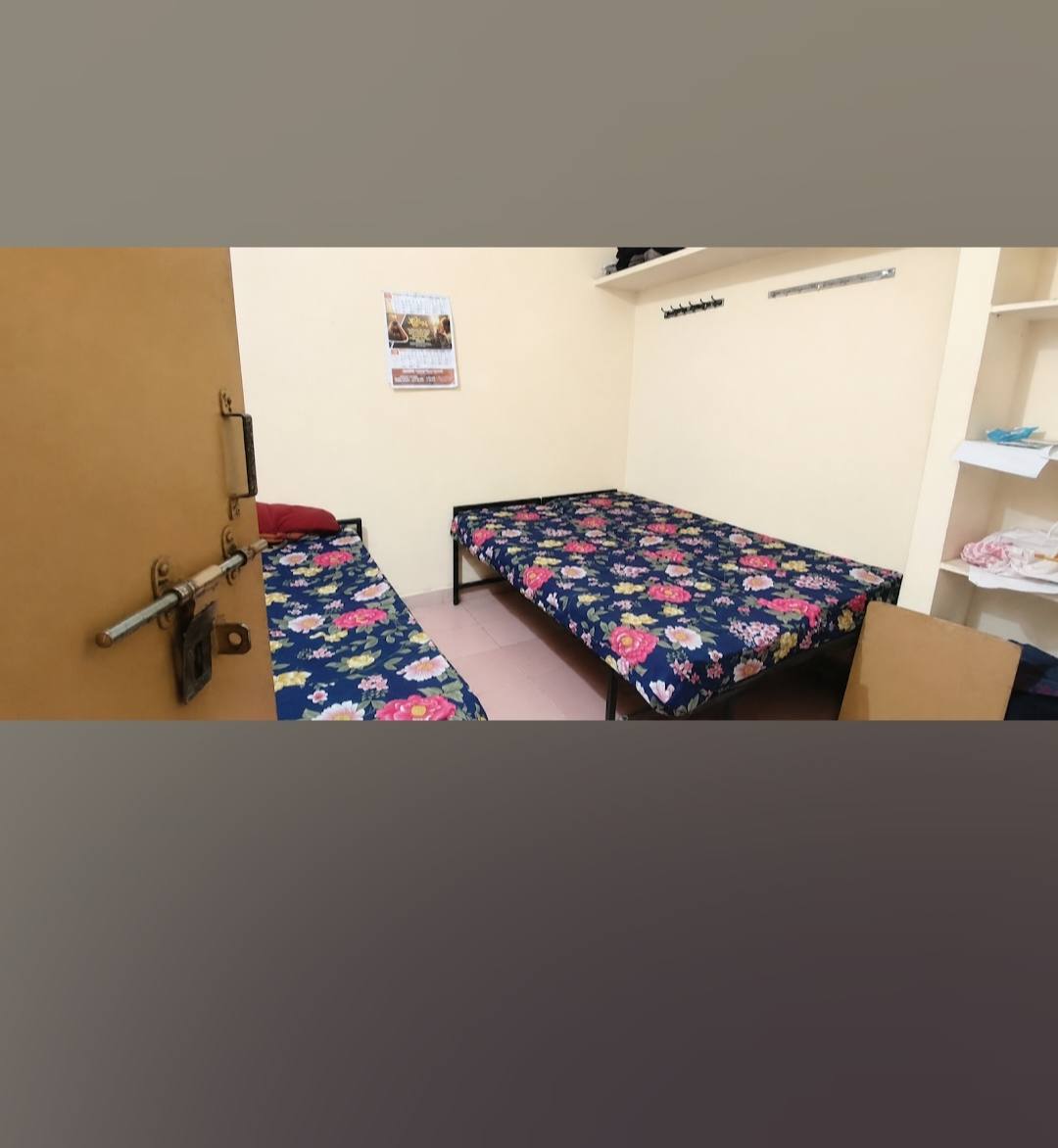 Shivom Men's PG Hostel room